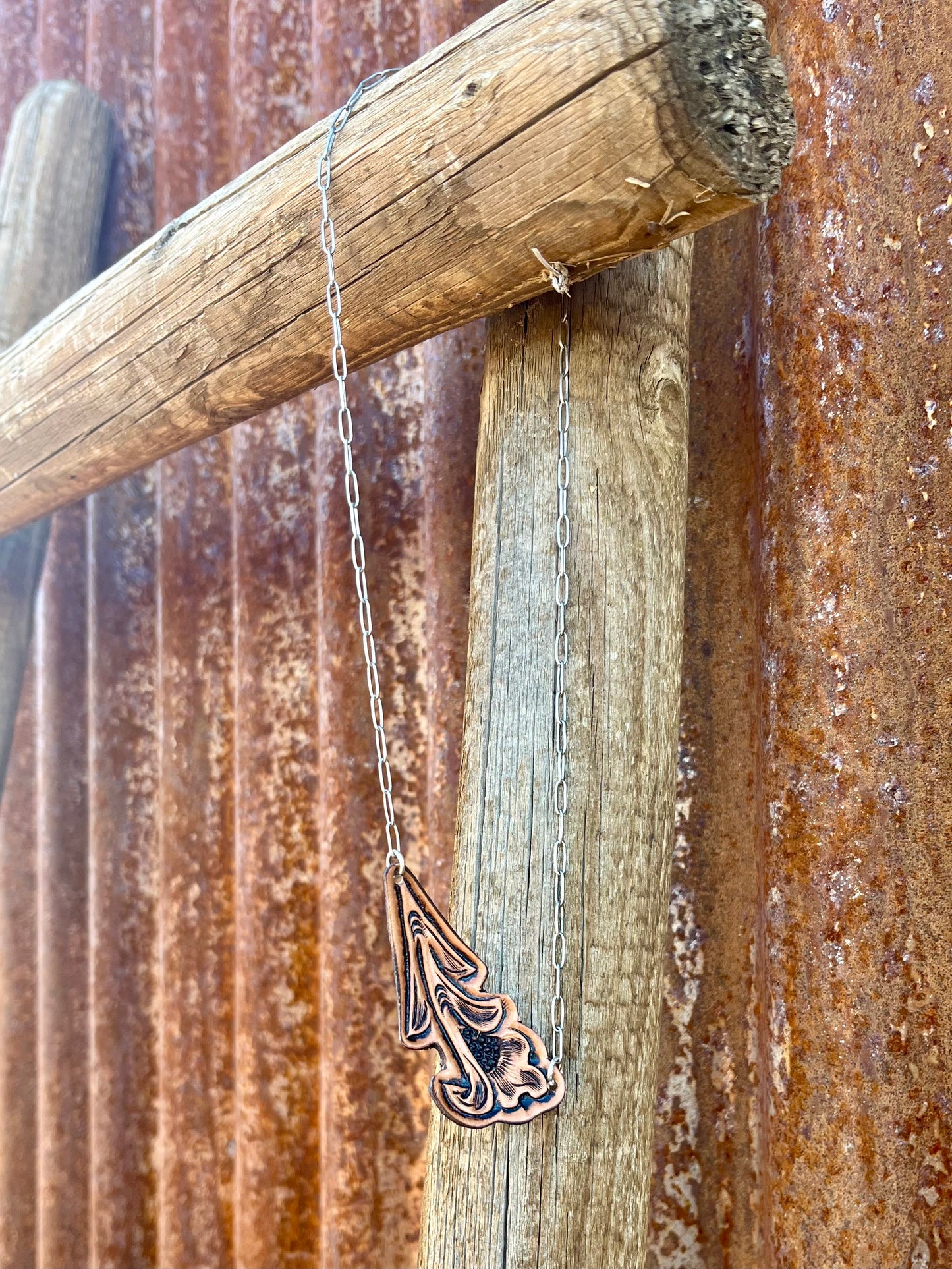 Tooled Scroll Choker