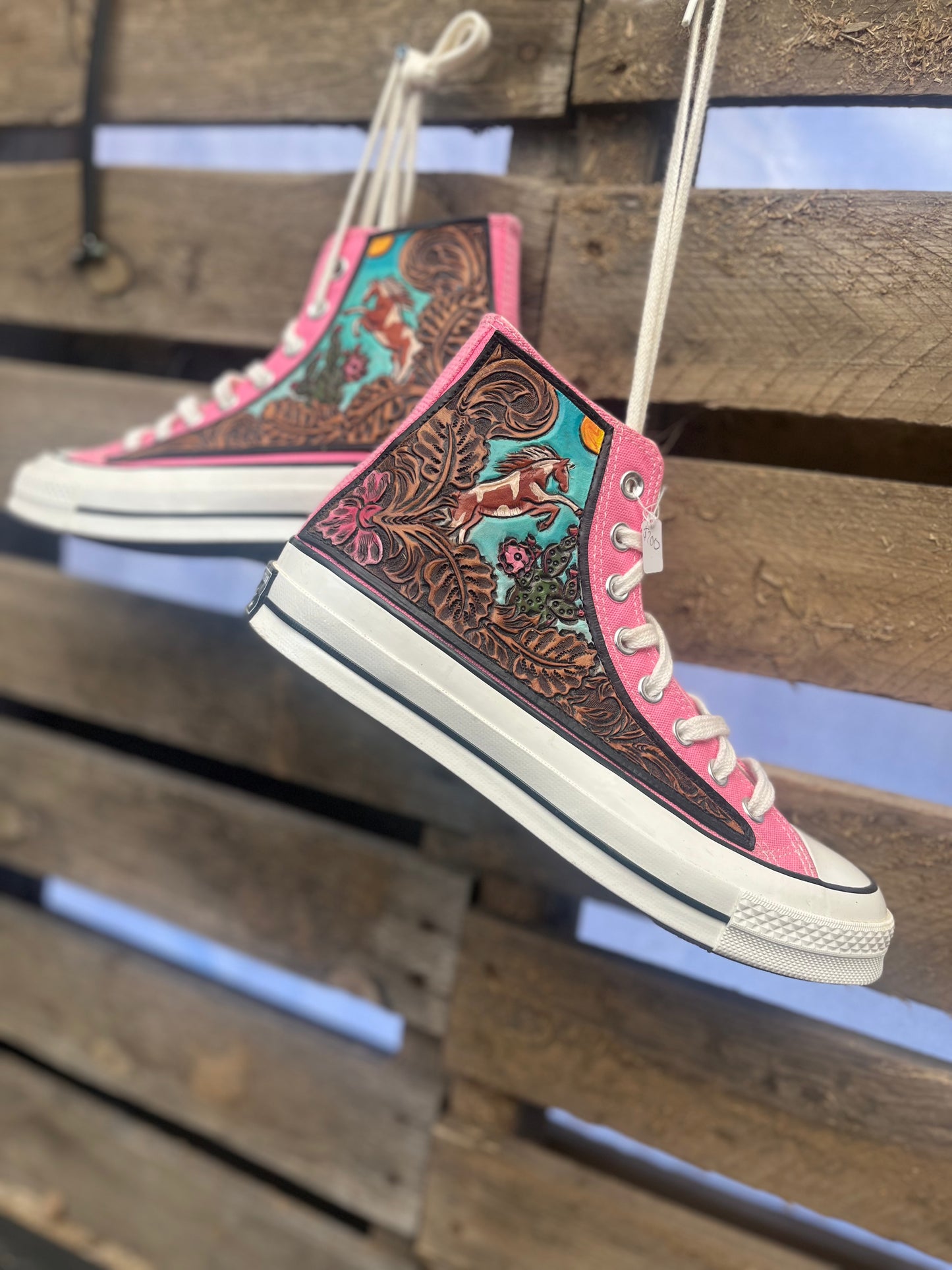 Women’s 9.5 Pink Converse